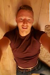 Foto pengguna Adamxxxek