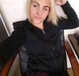 Foto pengguna Andzelusia