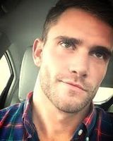 Foto pengguna R0bson89