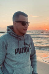 Foto pengguna Tom99999