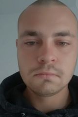 Foto pengguna Mlodyogier1922