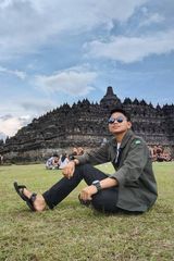 Foto pengguna Bgghhhhj