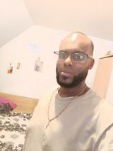 Foto pengguna jimmynarou464