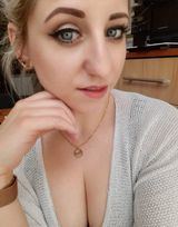 Foto pengguna Julie88