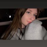 Foto pengguna AmelciaaxxX34