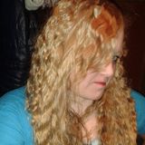 Foto pengguna MonikaMonisiaa