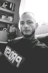 Foto pengguna Feniks1234