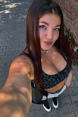 Foto pengguna zuziksxz044