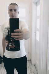 Foto pengguna Vvv123x