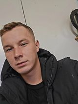 Foto pengguna adriankoll98