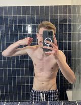 Foto pengguna LuckyToyBoy