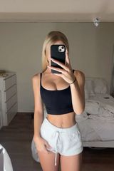 Foto pengguna karolinkaaa234