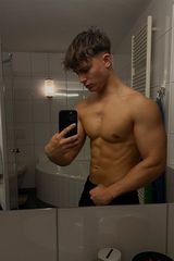 Foto pengguna Marekfitt