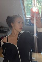 Foto pengguna Julciahihi0