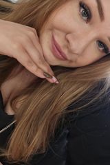 Foto pengguna Rrenia23