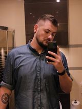 Foto pengguna Viktor18