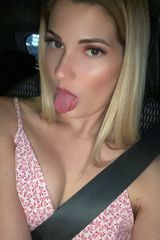 Foto pengguna maevabarmeout12