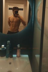 Foto pengguna Karoll22zb