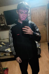 Foto pengguna adriankotek829