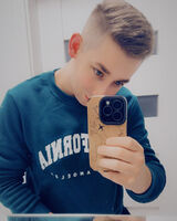 Foto pengguna Tomek821