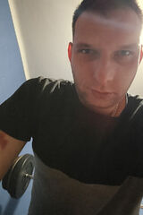 Foto pengguna damian19ntht