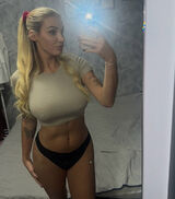 Foto pengguna laurrra67