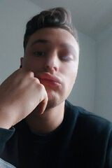 Foto pengguna peterka1212131996