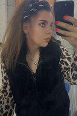 Foto pengguna Klaudiaa033