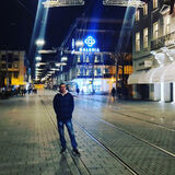 Foto pengguna AdrianAk