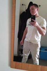 Foto pengguna tikitaq90