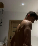 Foto pengguna karollxx