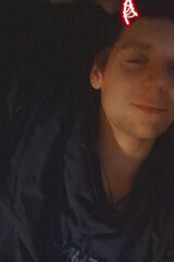 Foto pengguna Dexxxu11600