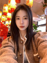 Foto pengguna Lucy999