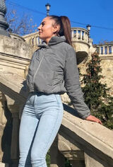 Foto pengguna Leyla7