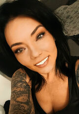 Foto pengguna Moniaa38