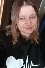 Foto pengguna Monika767