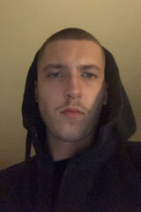 Foto pengguna Armani23322