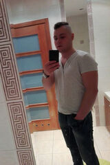 Foto pengguna laseklove