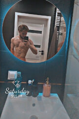 Foto pengguna Karoll22zb