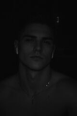 Foto pengguna Hubeecik777