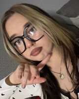 Foto pengguna EMlLCIA