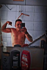 Foto pengguna leryk9991