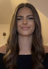 Foto pengguna Liwka778