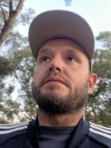 Foto pengguna mickeef17