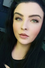 Foto pengguna Adeeelaa