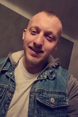 Foto pengguna EkoRemik