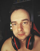 Foto pengguna HellothereW