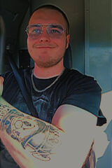 Foto pengguna Oskarek2323