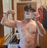 Foto pengguna tonyaomasik