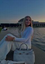 Foto pengguna nikolllka